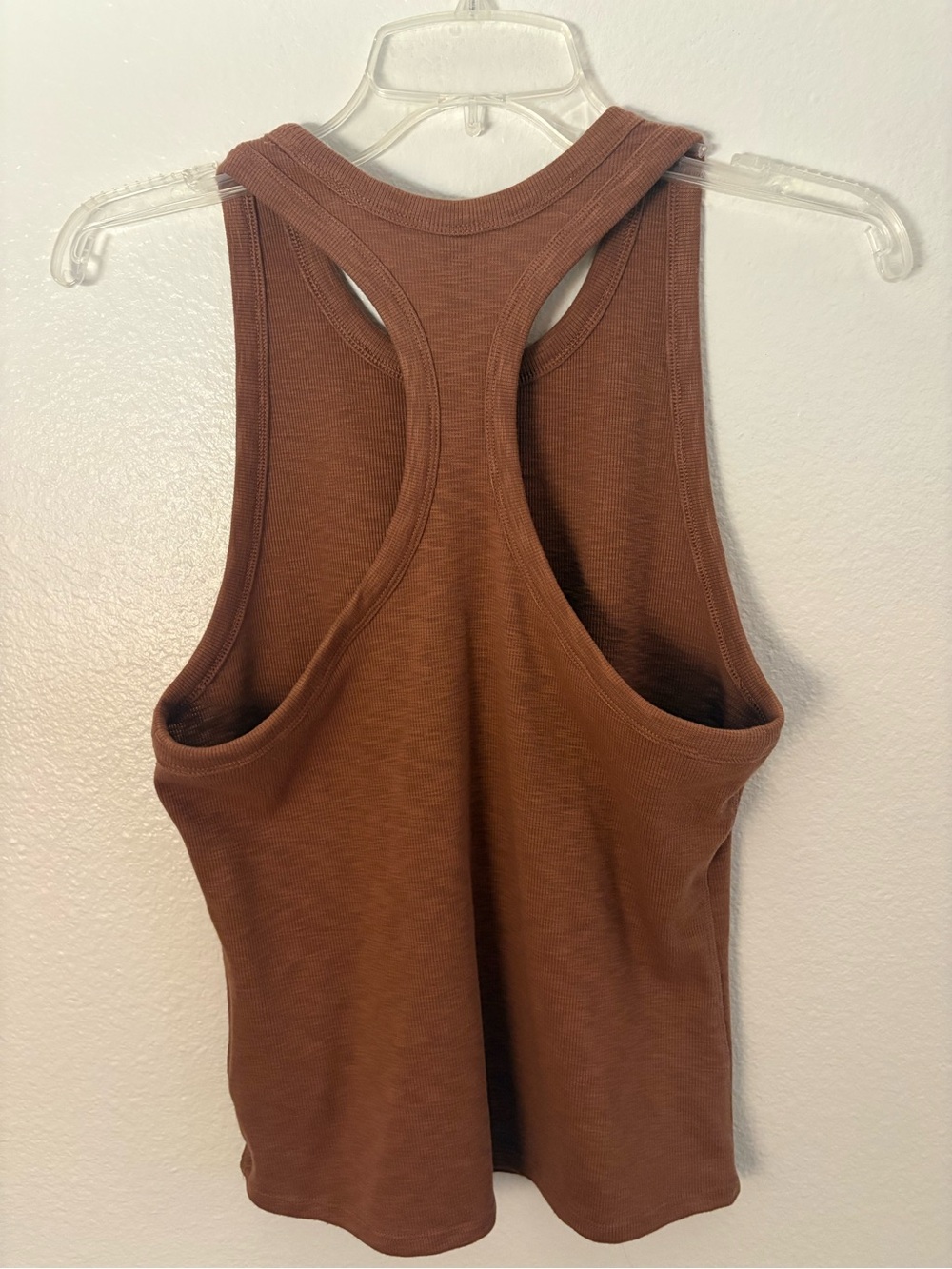 Vuori DreamKnit Tank Top - Rust Size Medium never worn - Picture 2 of 4